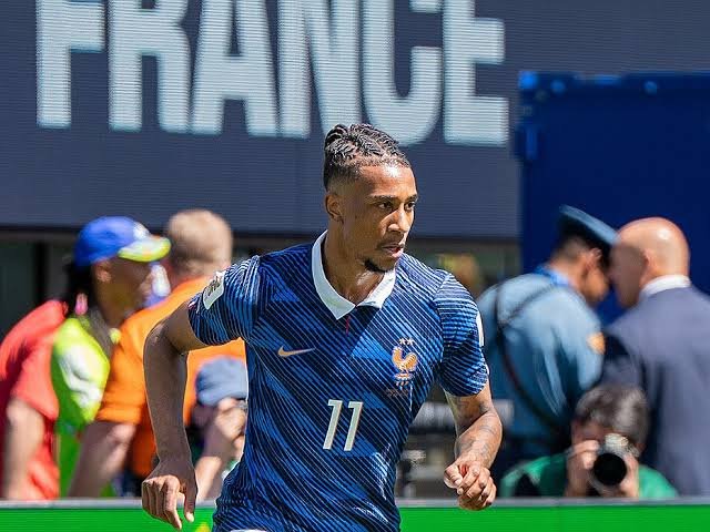 Michael Olise Parents : Découvrez les Origines et l’Histoire Familiale du Talent des Bleus Michael Olise Parents